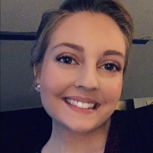 Meet your Posher, Desiree